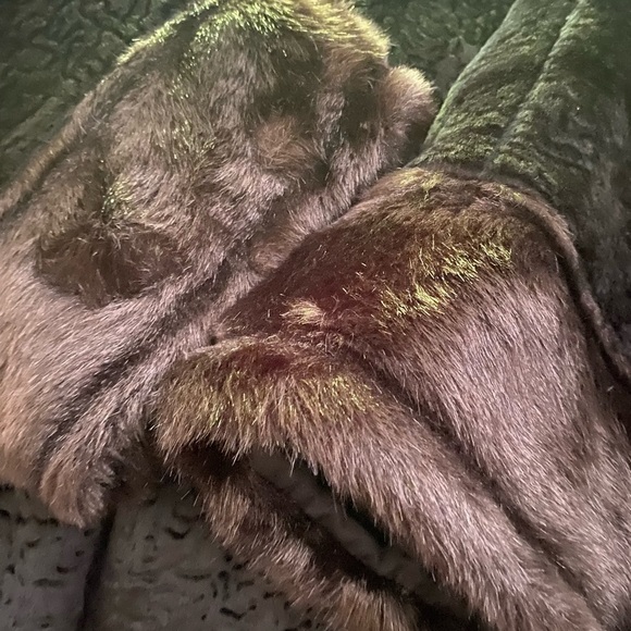 Vintage Women's Faux Black Persian Lamb Swing
Coat with Faux Mink Collar & Cuffs - Picture 16 of 16